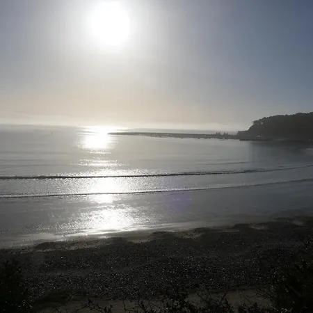 Charme Cheminée Sur La Presqu'île De Crozon, Avion Et Voilier En Baie De Douarnenez * Telgruc-sur-Mer